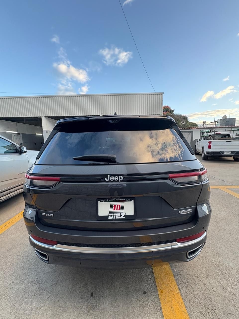 2023 Jeep Grand Cherokee 5.7 V8 Summit  4x4 At