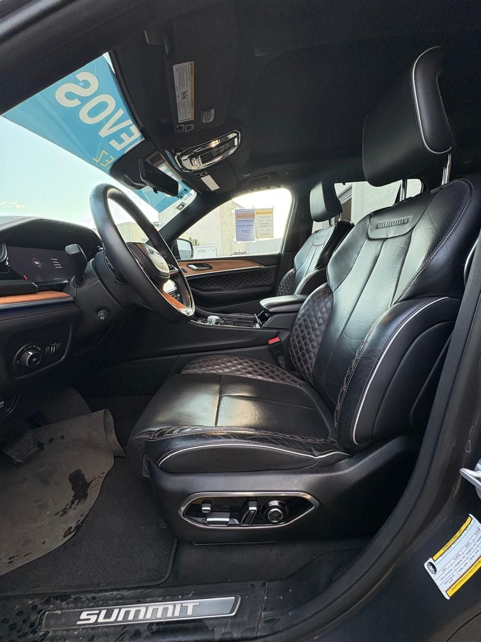 2023 Jeep Grand Cherokee 5.7 V8 Summit  4x4 At