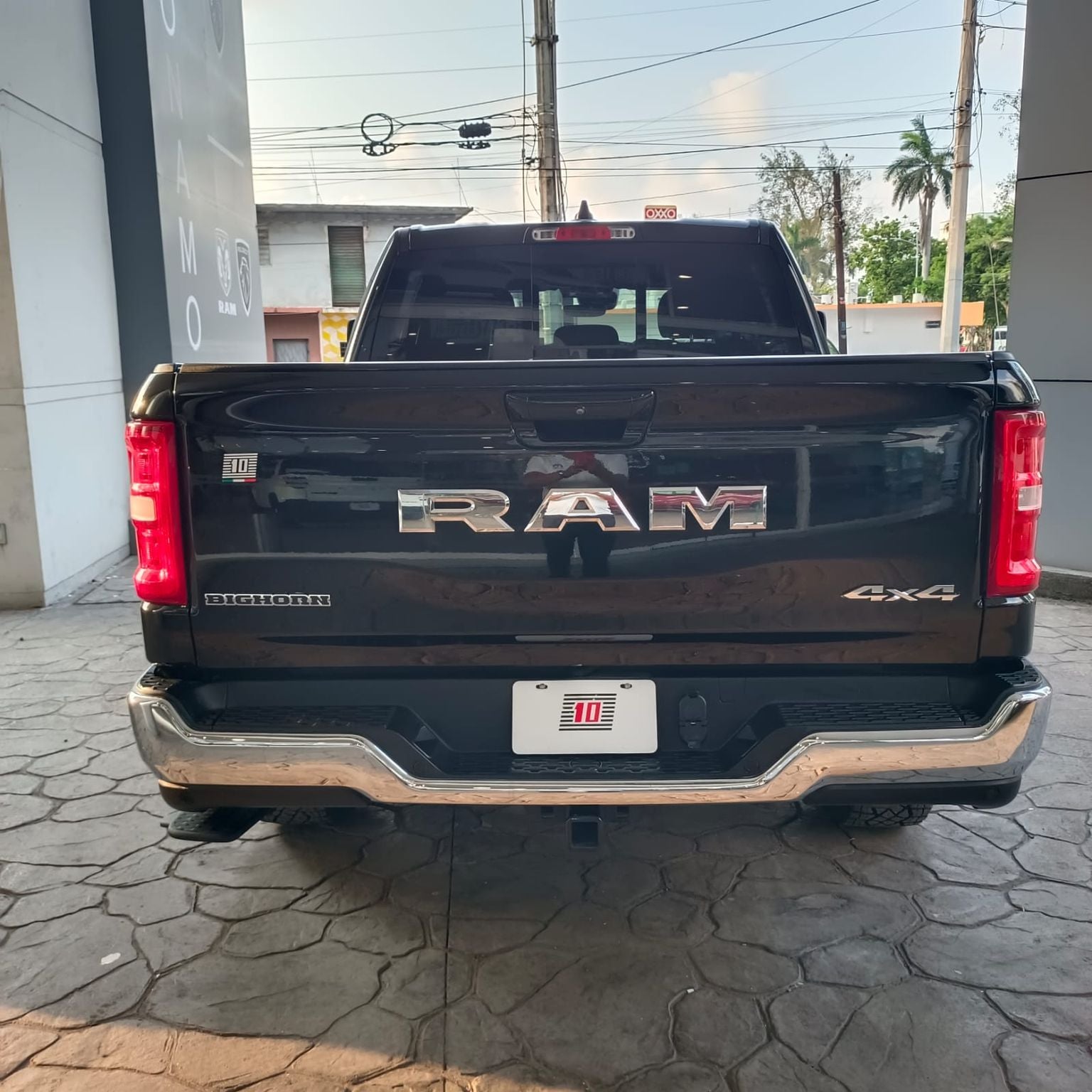 2025 RAM 1500 3.6 V6 Bighorn Crew Cab 4x4 At
