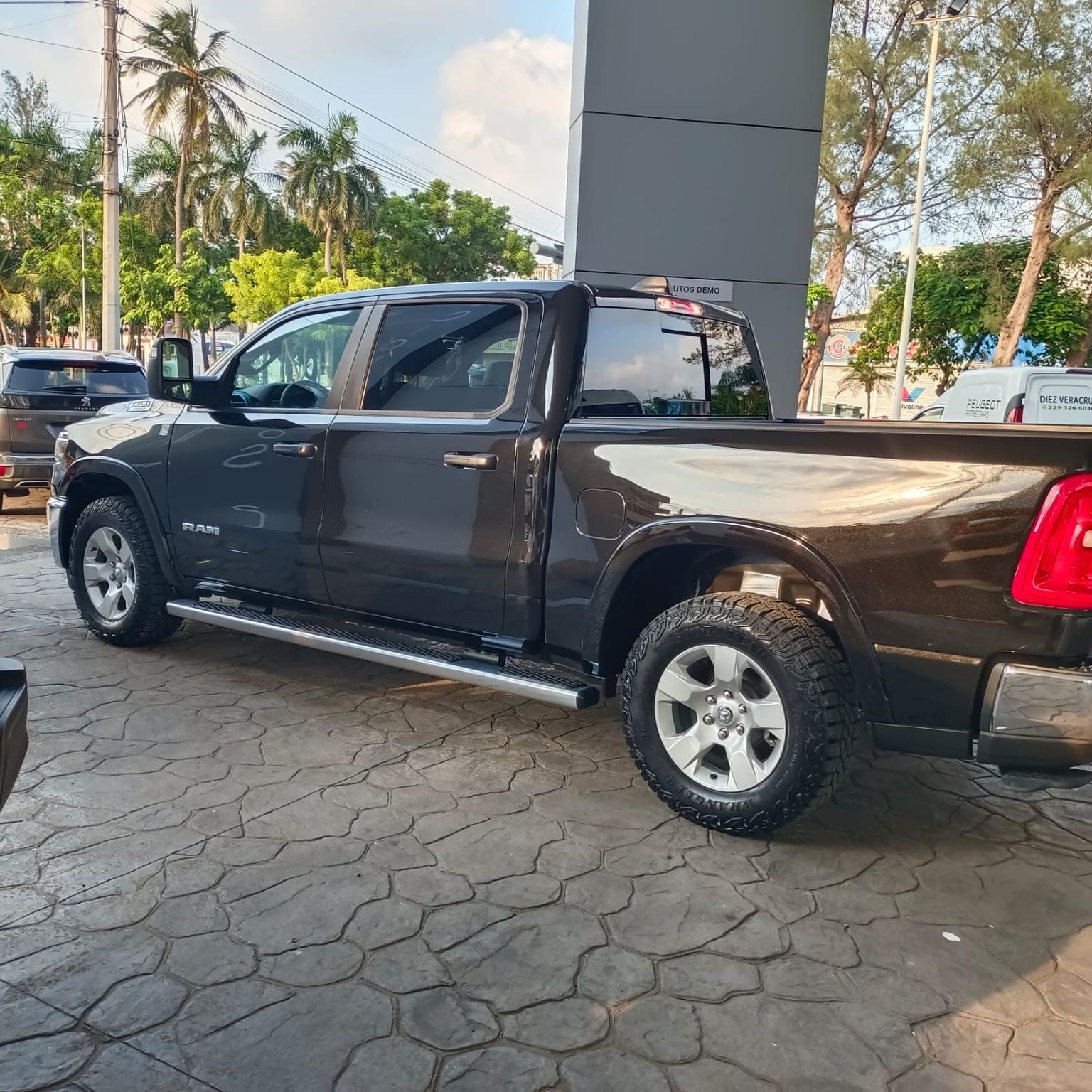 2025 RAM 1500 3.6 V6 Bighorn Crew Cab 4x4 At
