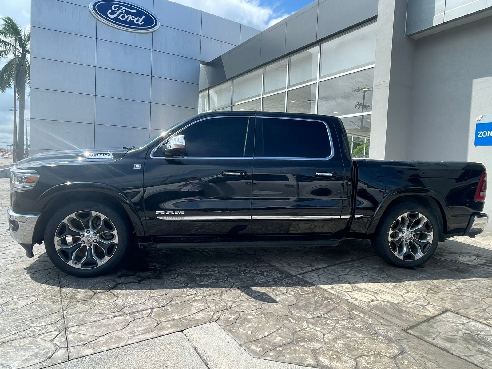 2022 RAM 1500 5.7 V8 Limited Mild-Hybrid At