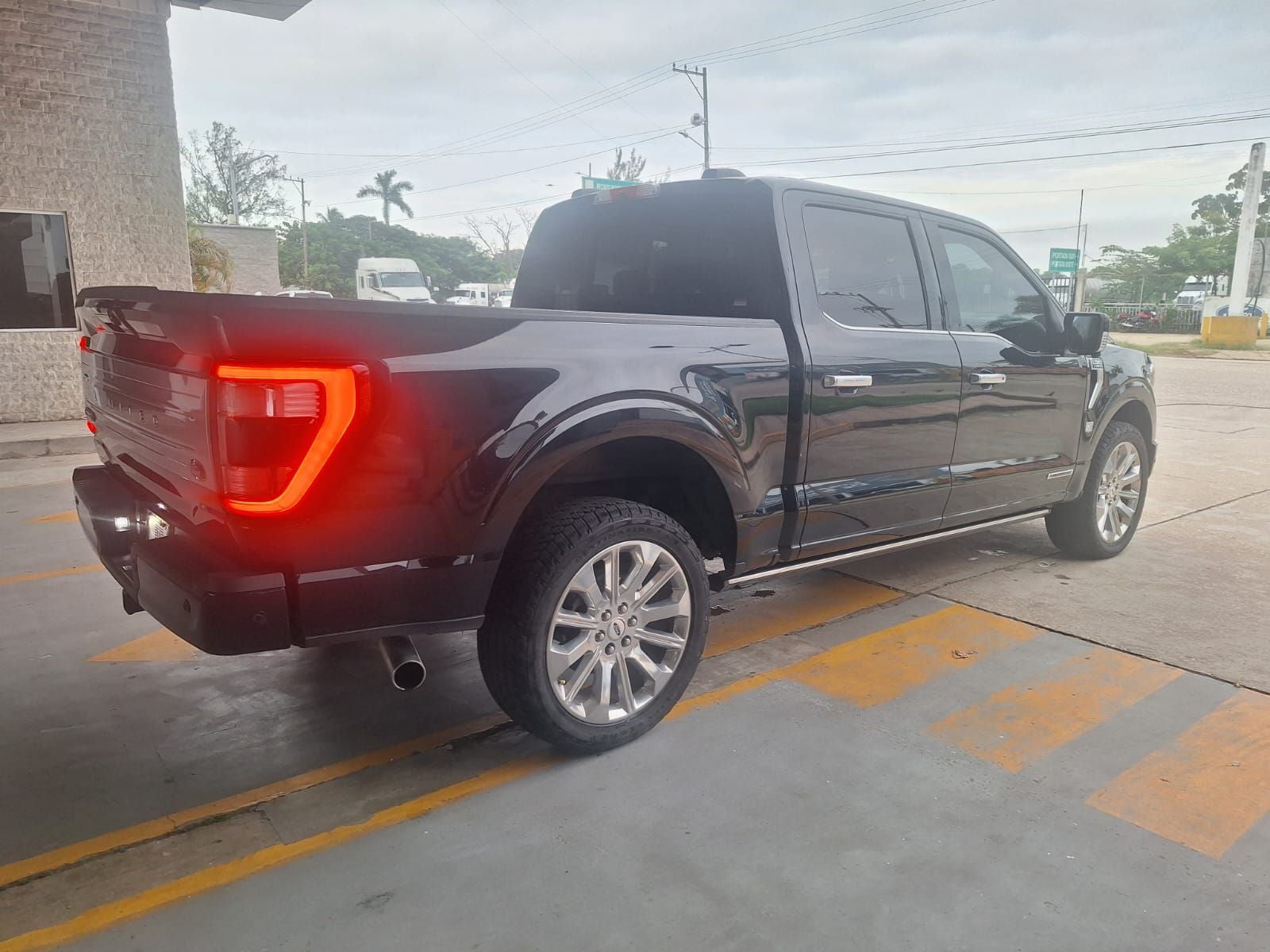 2021 Ford Lobo 3.5 Limited HEV doble cab AT V6 4X4
