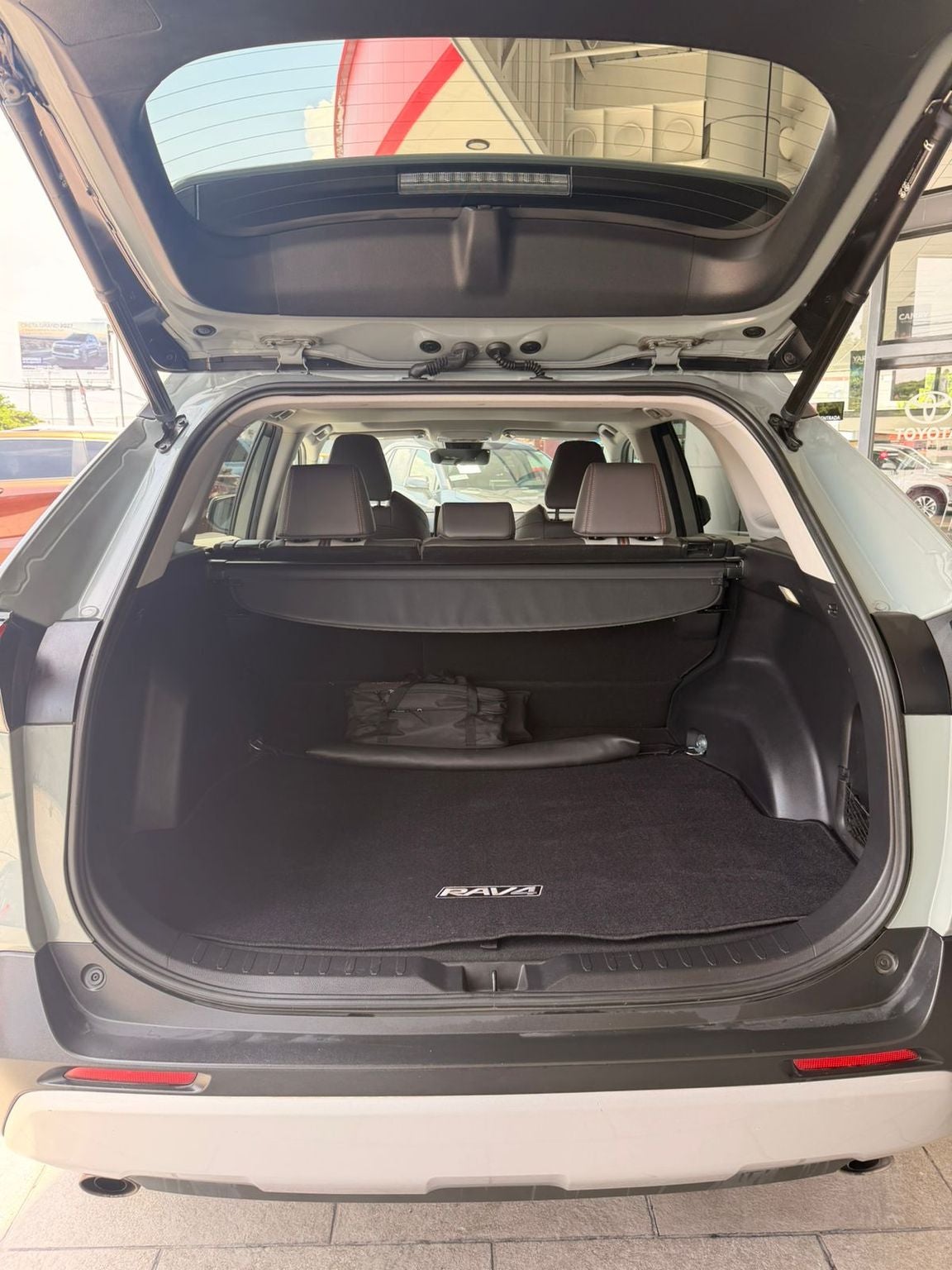 2022 Toyota RAV4 2.5 Adventure At