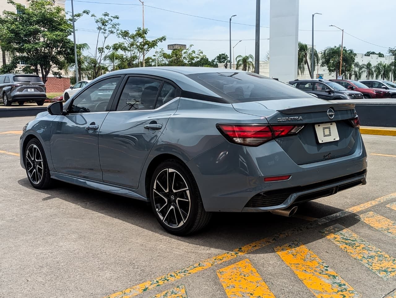 2025 Nissan Sentra 2.0 SR Platinum At