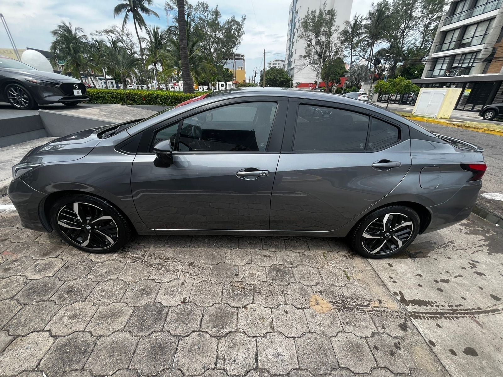2024 Nissan Versa 1.6 SR At