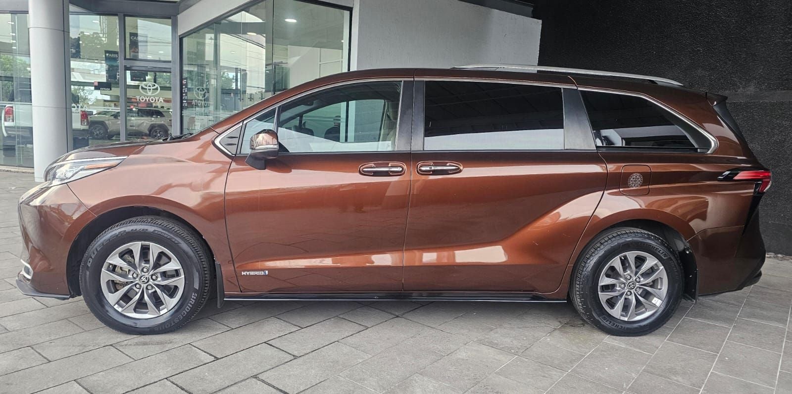 2021 Toyota Sienna 2.5 Limited Hibrido At