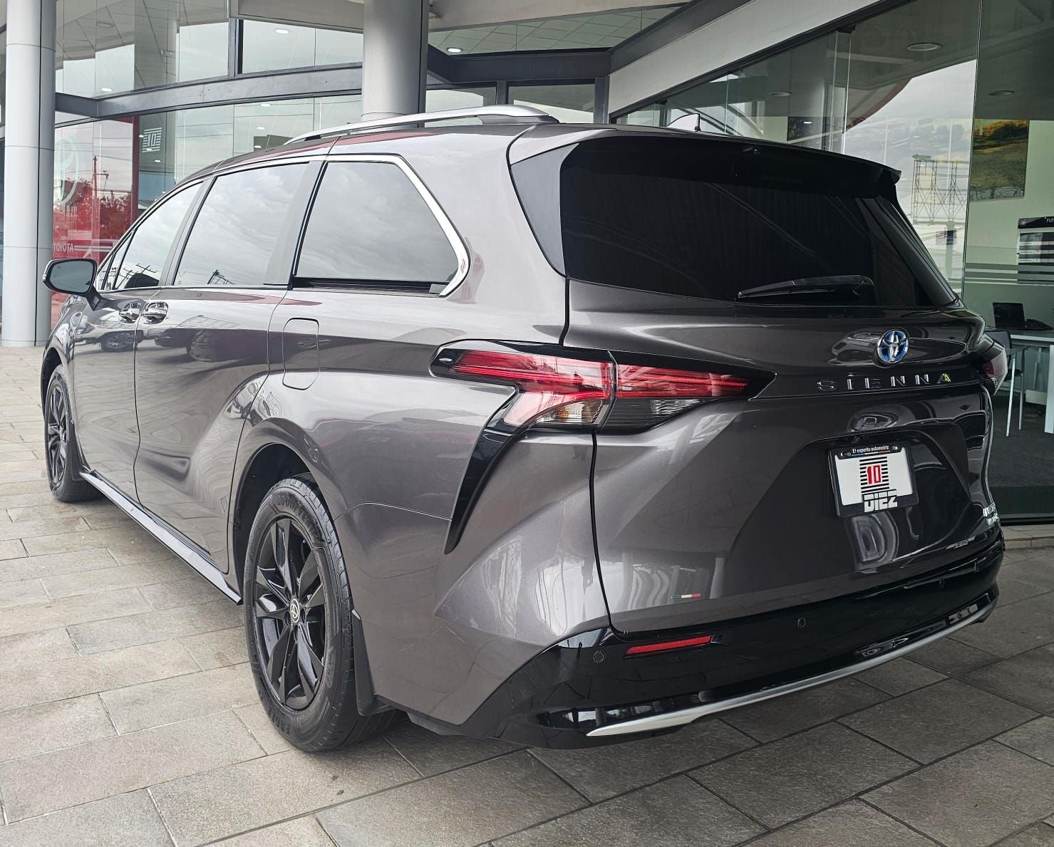 2022 Toyota Sienna 2.5 Limited Hibrido At