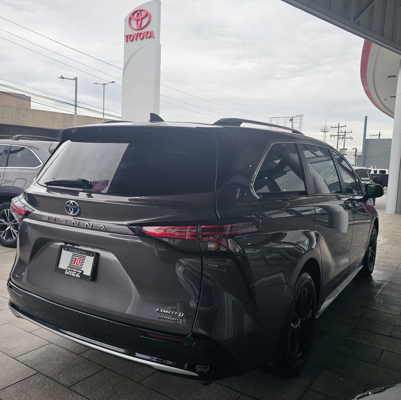 2022 Toyota Sienna 2.5 Limited Hibrido At