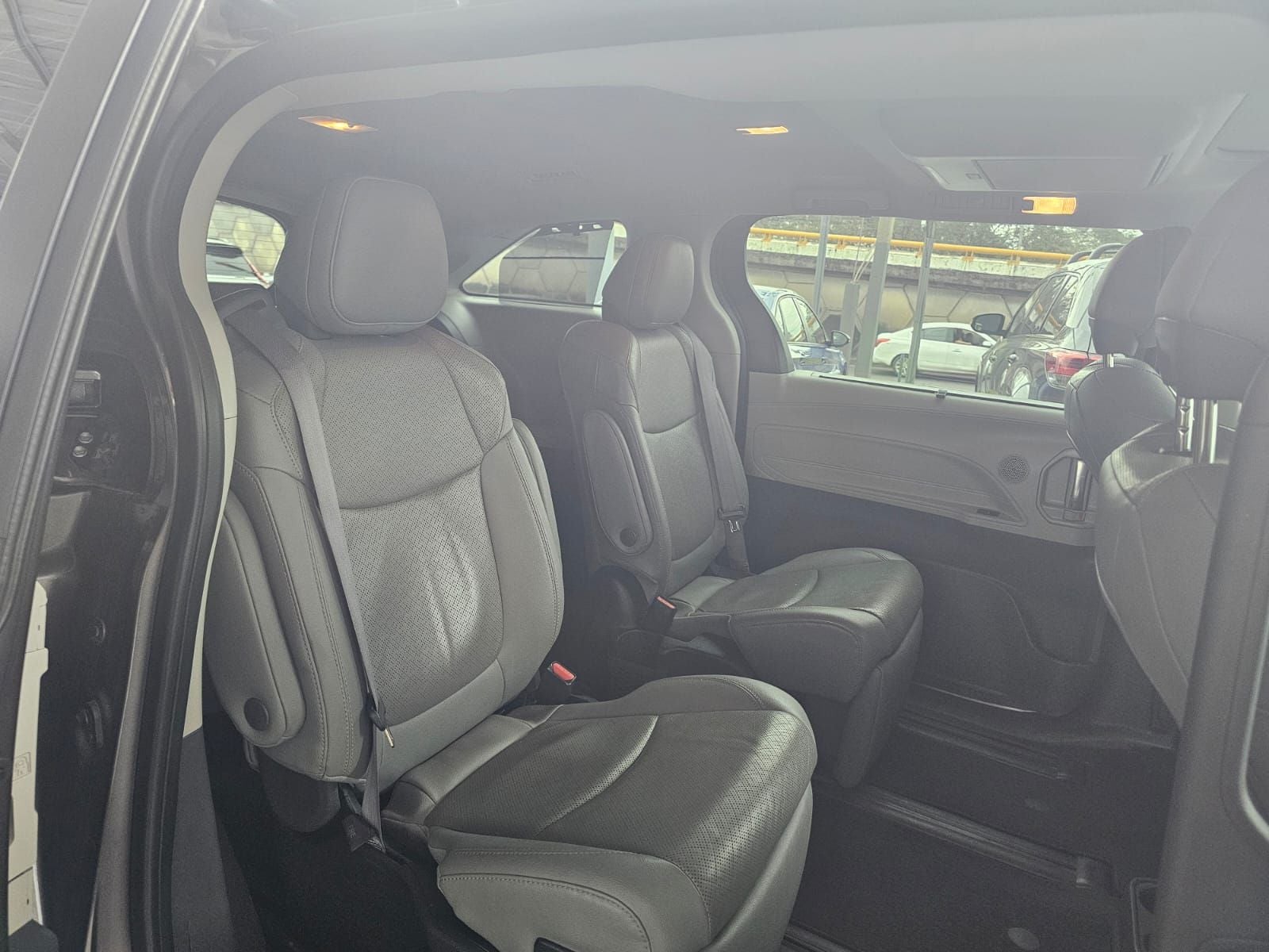 2022 Toyota Sienna 2.5 Limited Hibrido At