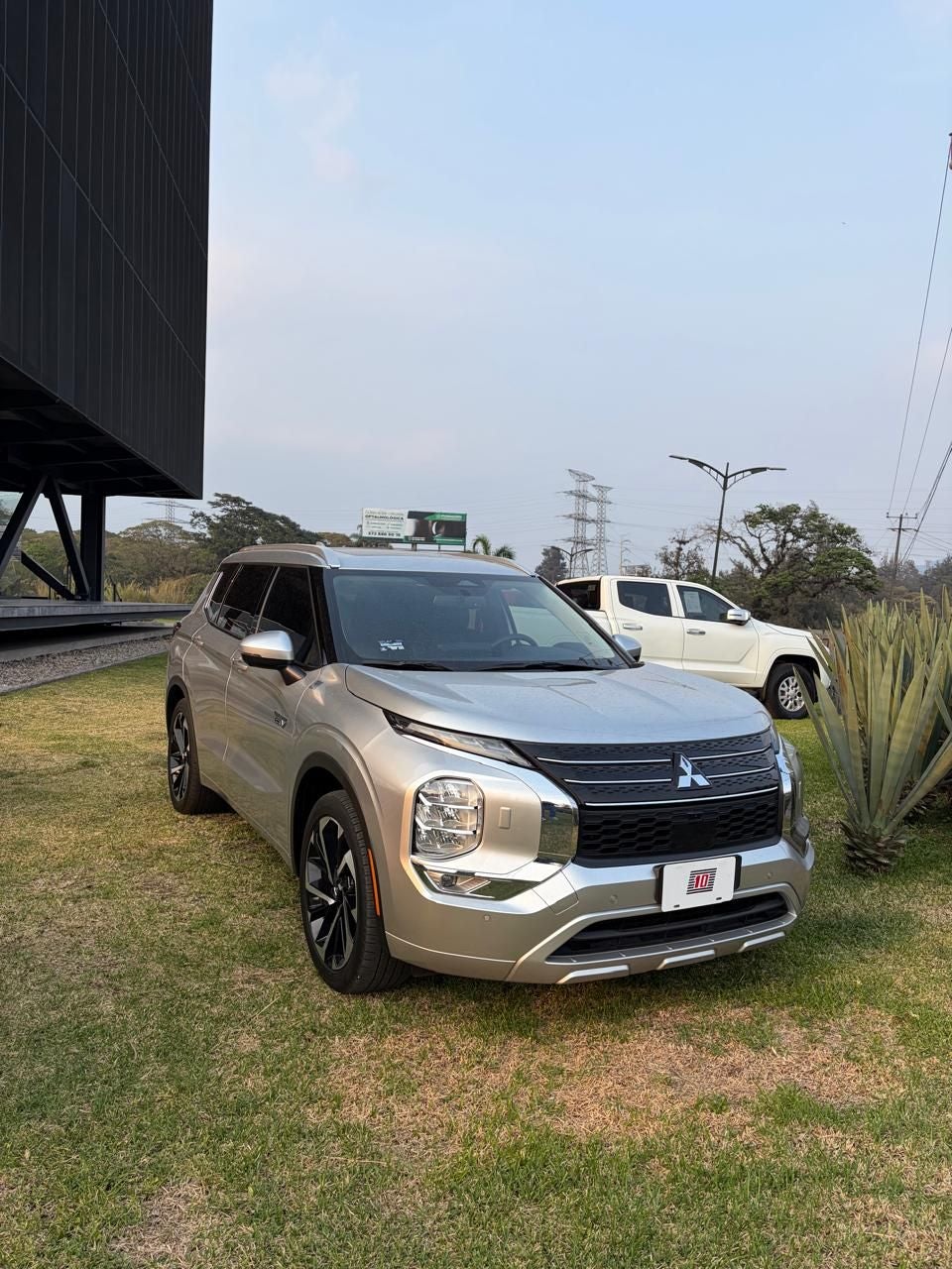 2025 Mitsubishi Outlander PHEV LIMITED