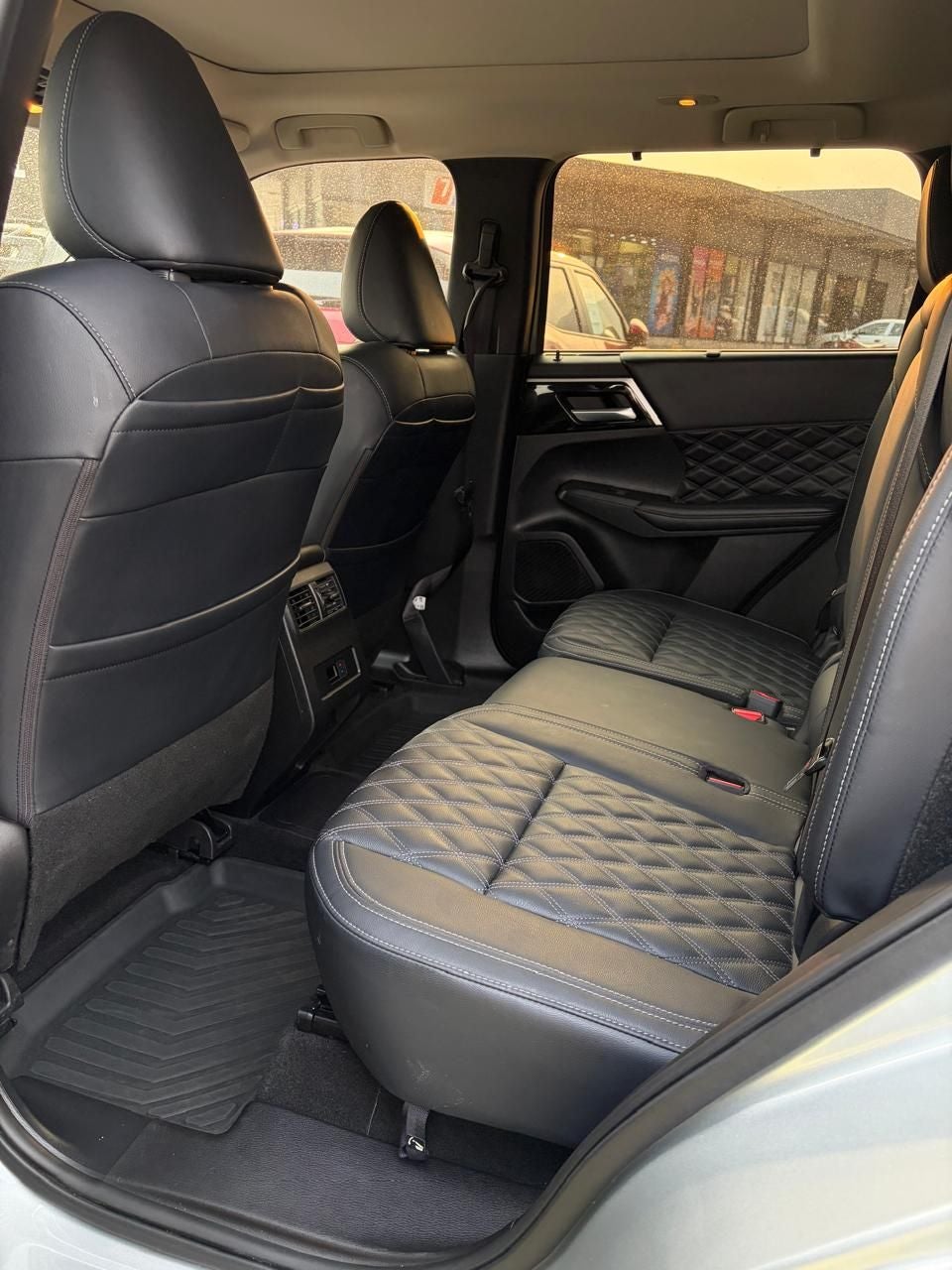 2025 Mitsubishi Outlander PHEV LIMITED