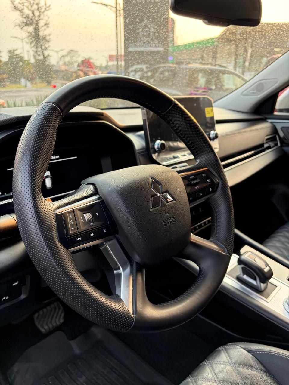 2025 Mitsubishi Outlander PHEV LIMITED