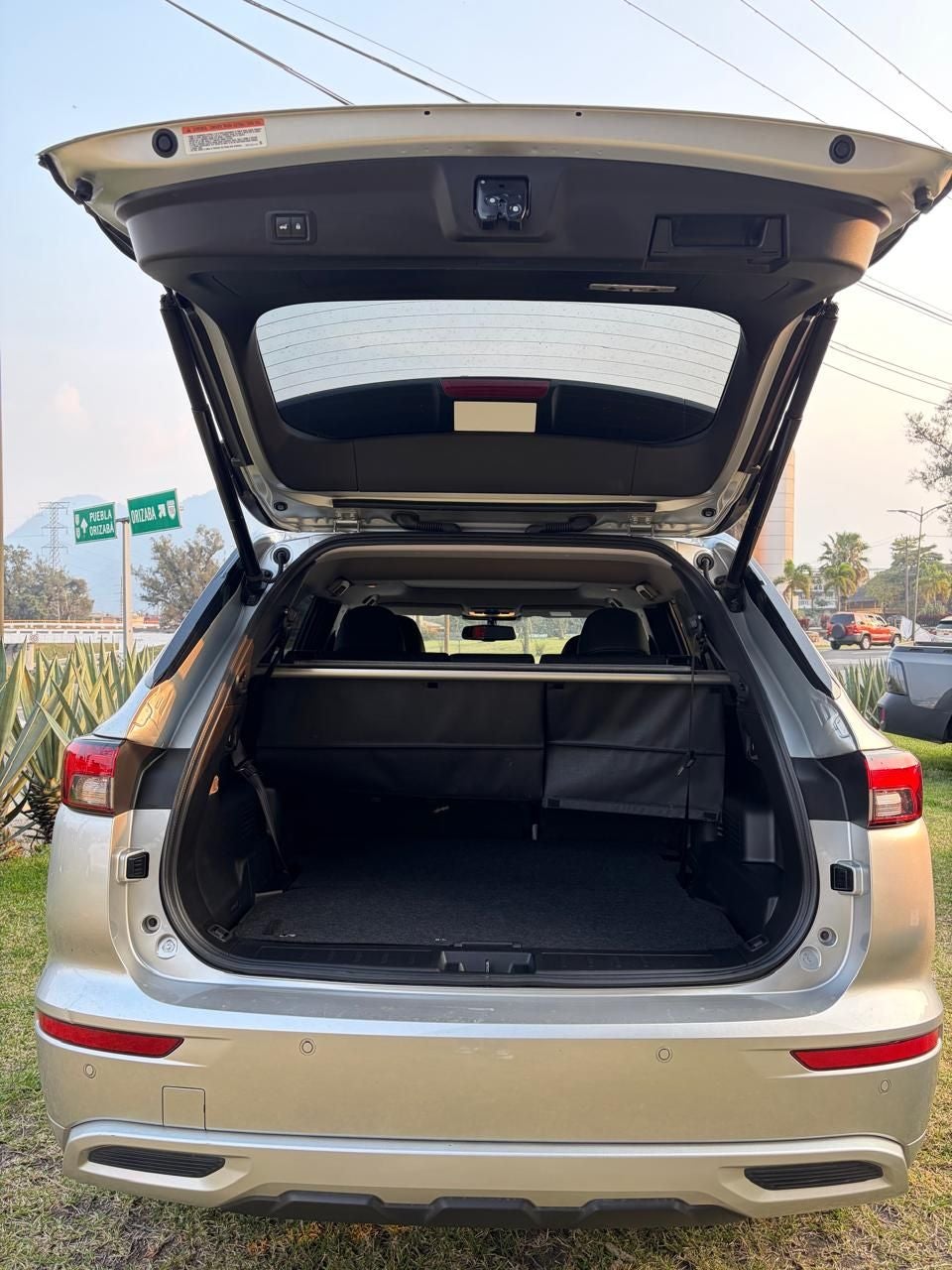 2025 Mitsubishi Outlander PHEV LIMITED