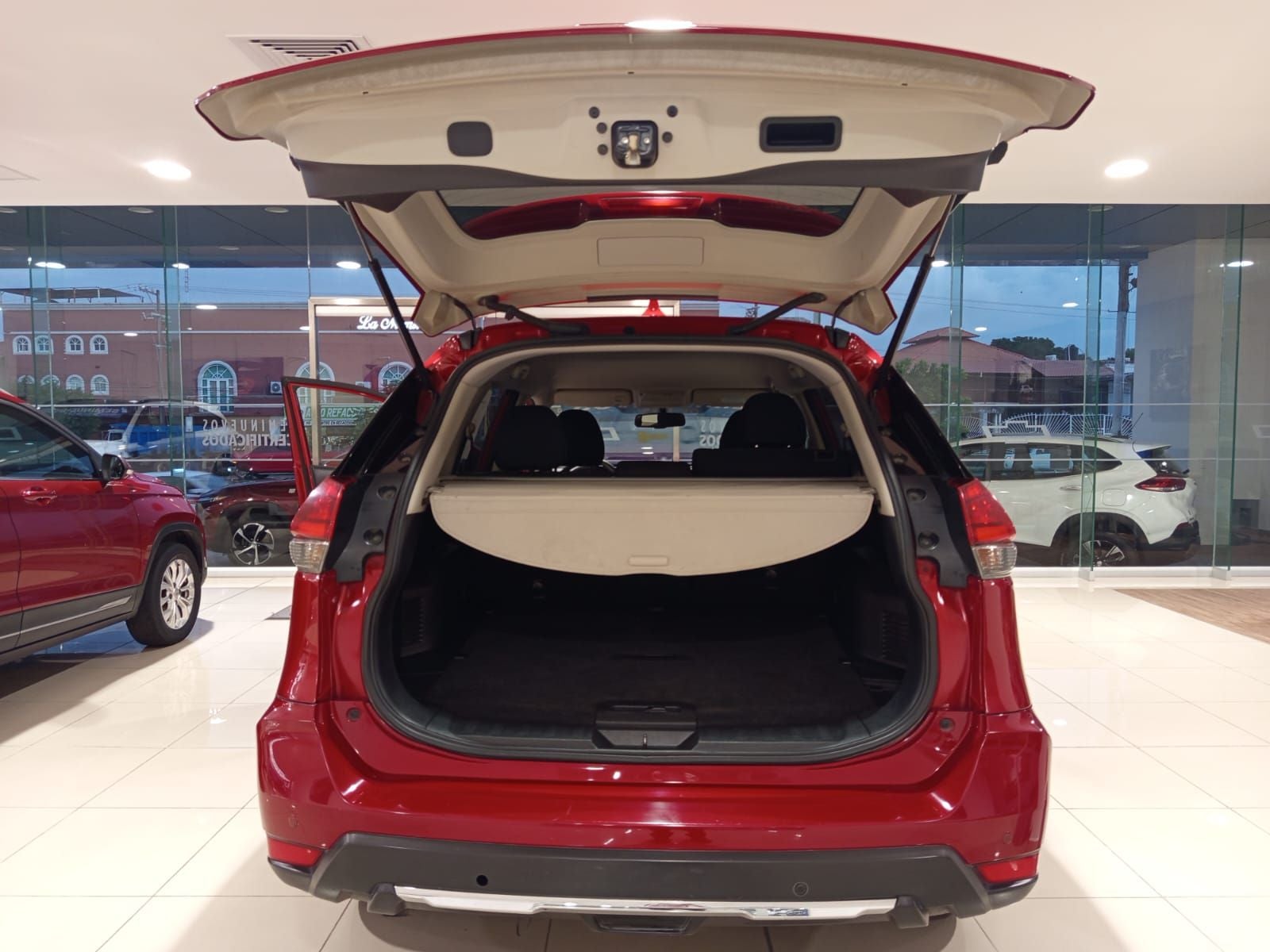 2021 Nissan X-Trail 2.5 Sense 2 Filas Cvt