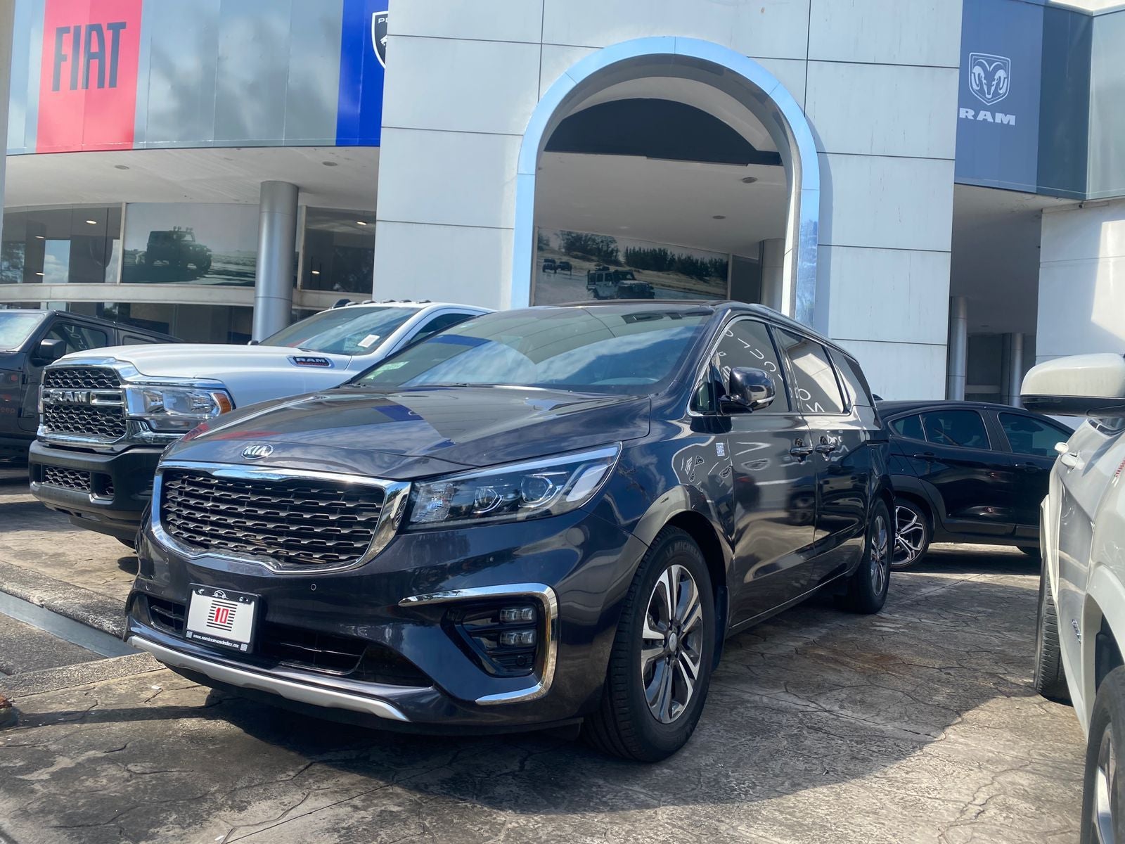 2019 Kia Sedona 3.3 V6 SXL Piel 7 Pasajeros At