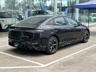 2025 BYD Seal 520 km Awd At