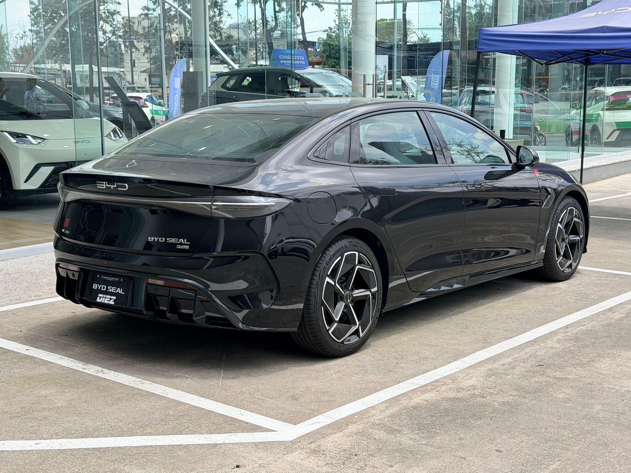 2025 BYD Seal 520 km Awd At