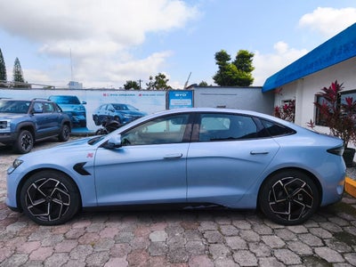 2025 BYD Seal 520 km Awd At