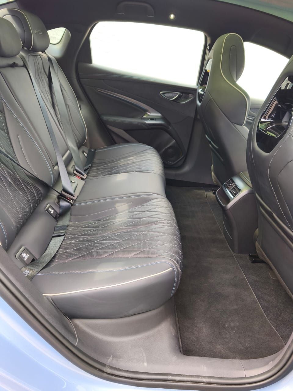 2025 BYD Seal 520 km Awd At