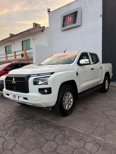 2025 Mitsubishi L200 2.4 Glx Cabina Doble 4x4 Diesel Mt