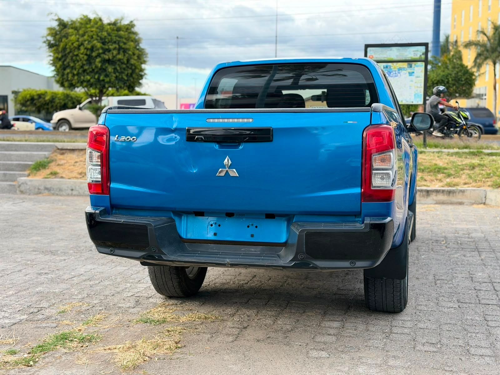 2024 Mitsubishi L200 2.4 Gls Cabina Doble 4x4 Diesel At