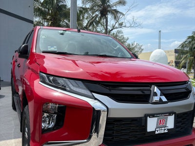 2023 Mitsubishi L200 2.4 Gls 4X4 Diésel At