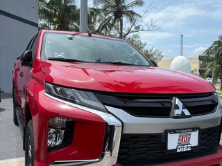 2023 Mitsubishi L200 2.4 Gls 4X4 Diésel At