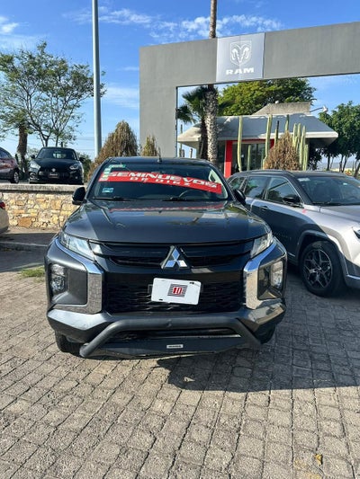 2023 Mitsubishi L200 2.4 Gls 4X4 Diésel At