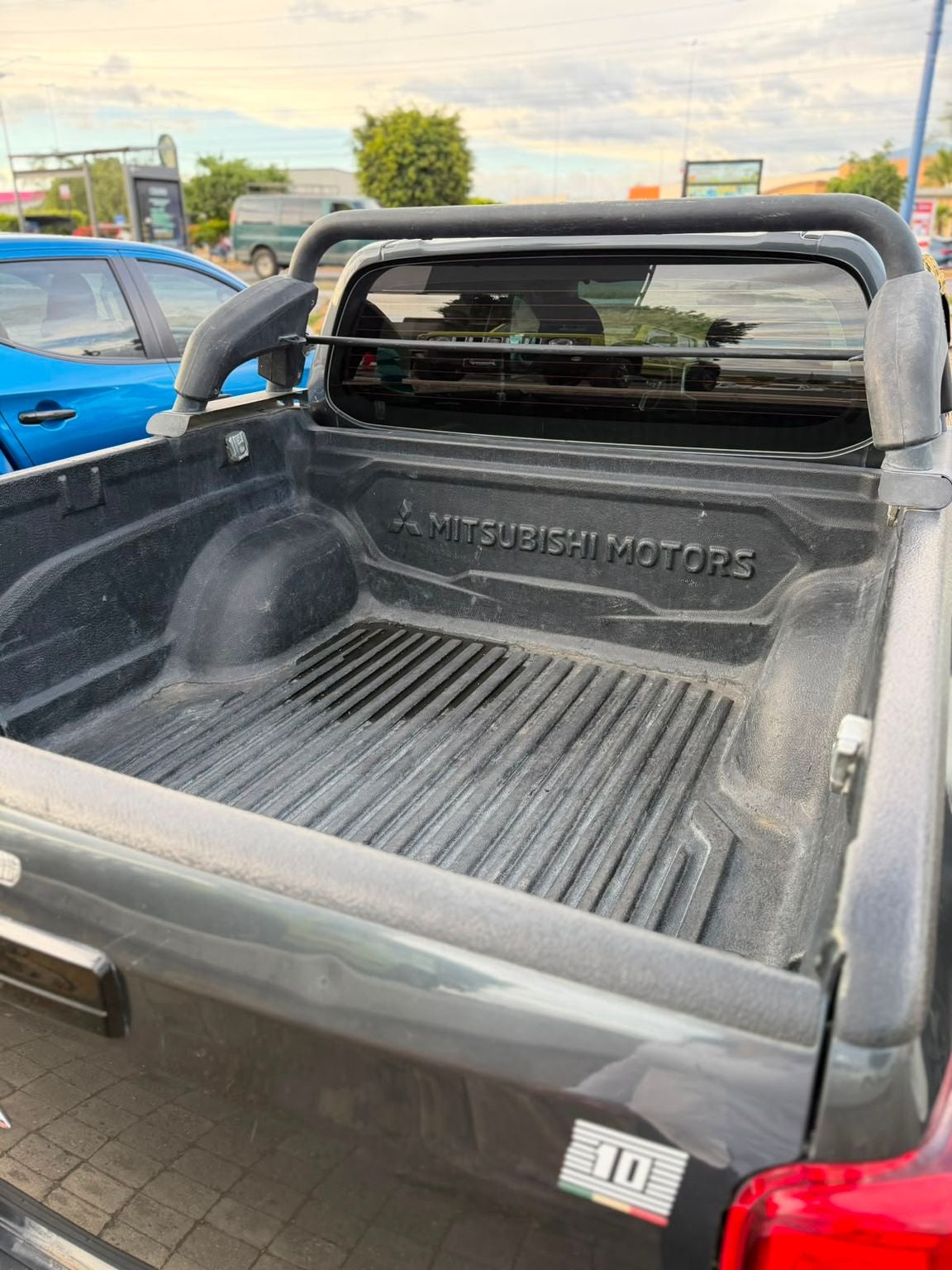 2023 Mitsubishi L200 2.4 Gls 4X4 Diésel At