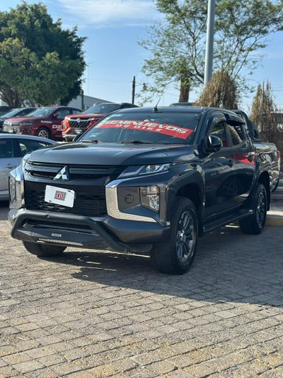 2023 Mitsubishi L200 2.4 Gls 4X4 Diésel At