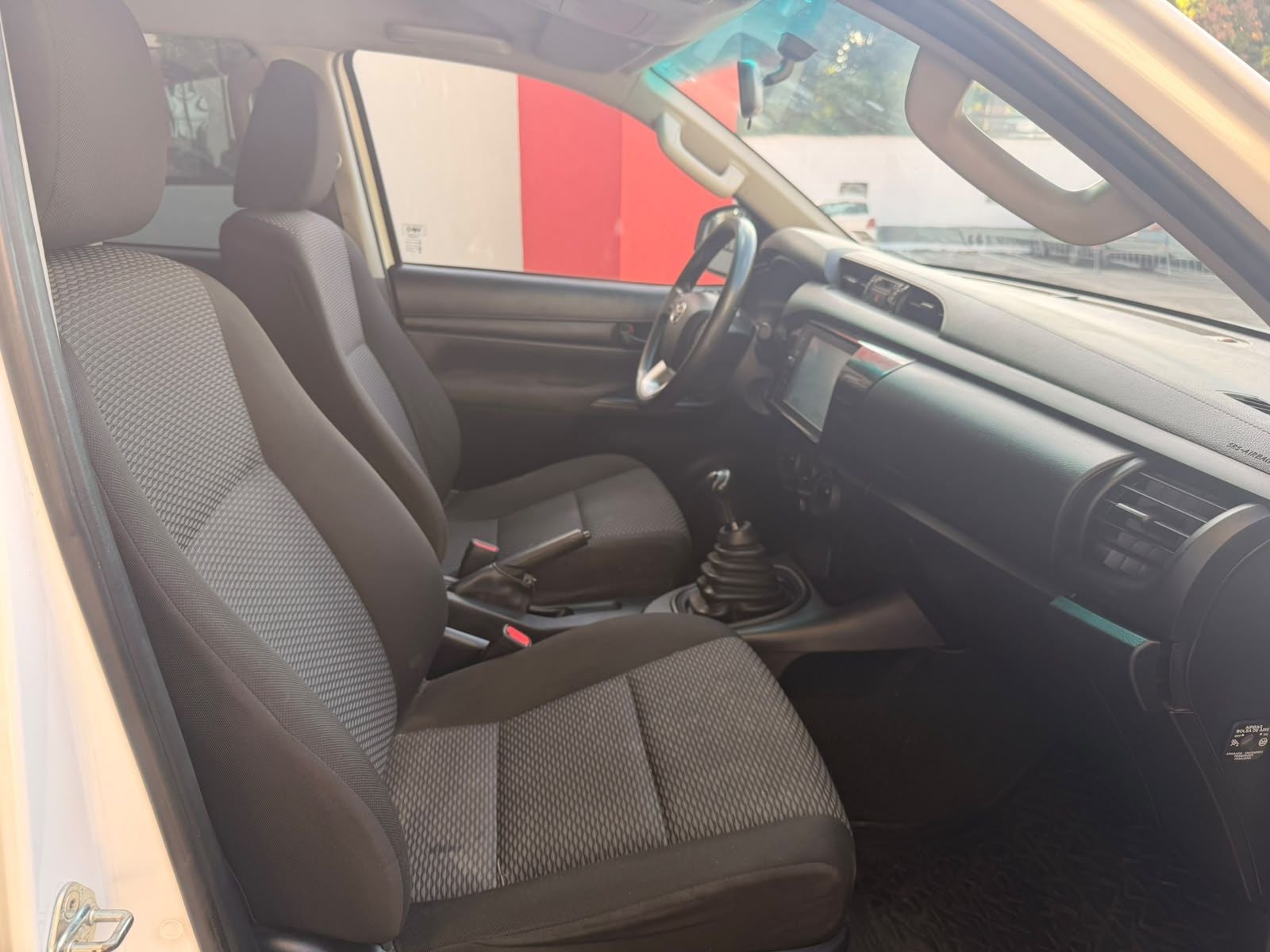 2023 Toyota Hilux 2.7 SR Doble Cabina Mt
