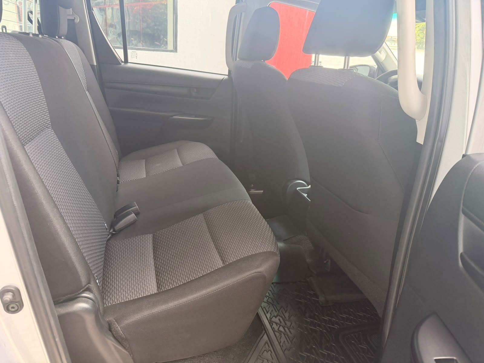 2025 Toyota Hilux 2.7 Doble Cabina Sr Mt