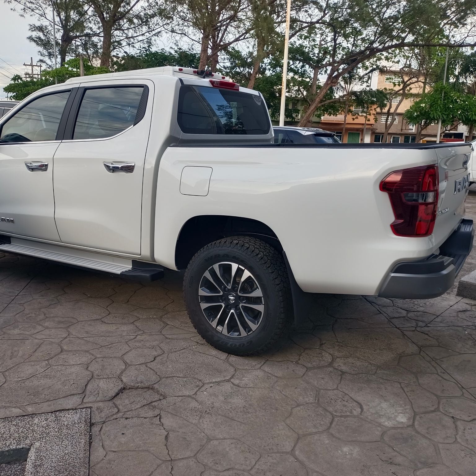 2026 RAM 1200 LARAMIE CREW CAB 2.0 AT